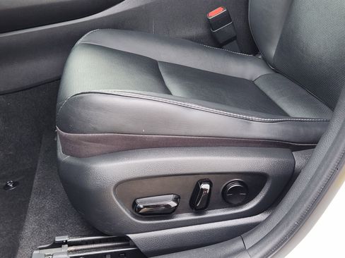 Used 2021 Lexus UX 200 w/ Premium Package image 32