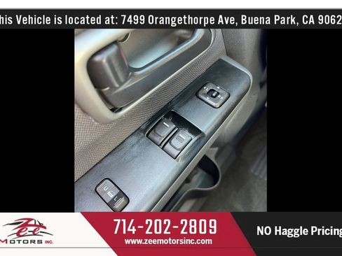Used 2004 Chevrolet Colorado LS w/ Power Convenience Package AWD/4WD image 28