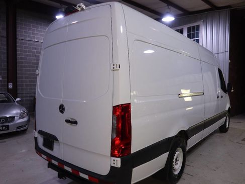Used 2020 Mercedes-Benz Sprinter 2500 w/ Driver Convenience Package image 5
