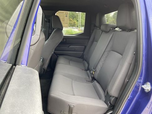 Used 2025 Toyota Tacoma SR5 AWD/4WD image 16