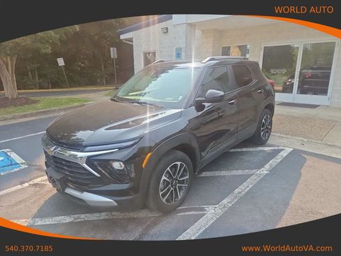 Used 2025 Chevrolet TrailBlazer LT AWD/4WD image 1