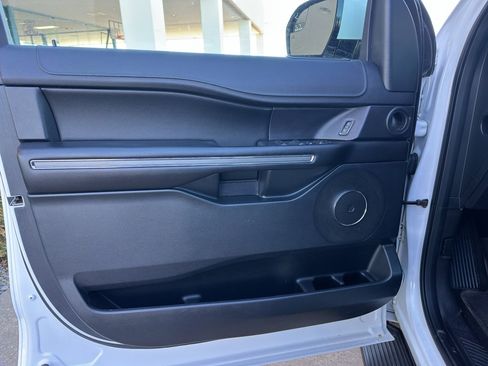 Used 2019 Ford Expedition Max XLT w/ Equipment Group 201A image 10