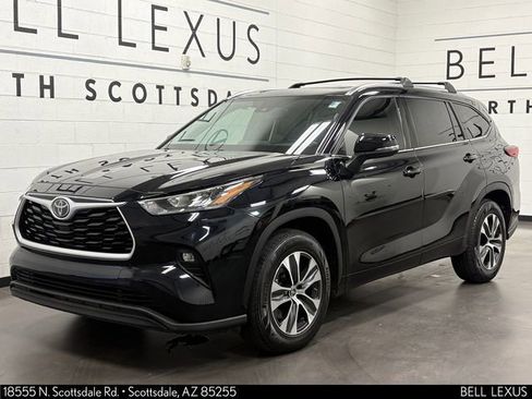 Used 2020 Toyota Highlander XLE FWD image 6