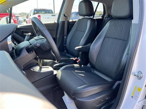 Used 2022 Chevrolet Trax LT w/ Sport Edition image 18