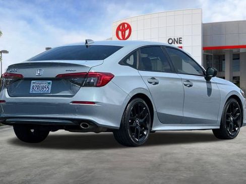 Used 2022 Honda Civic Sport image 4