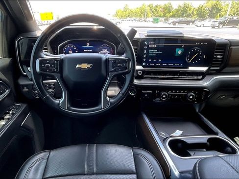 Used 2024 Chevrolet Silverado 2500 High Country AWD/4WD image 6