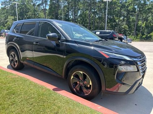Used 2024 Nissan Rogue SV AWD/4WD image 1