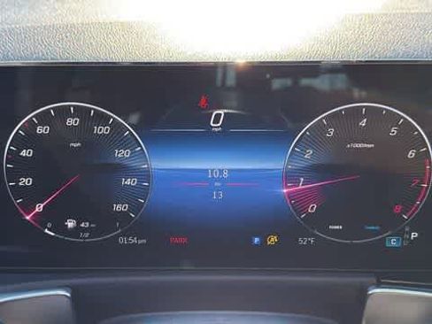 Used 2026 Mercedes-Benz GLB 250 4MATIC image 17