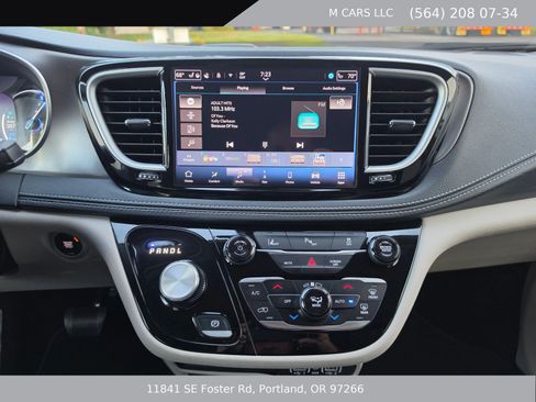 Used 2024 Chrysler Pacifica Limited FWD image 15