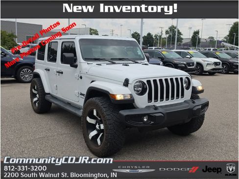 Used 2021 Jeep Wrangler Unlimited Sahara AWD/4WD image 1