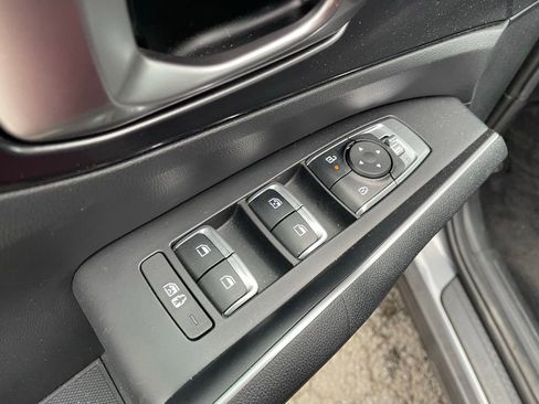 Used 2025 Kia Sorento S image 12