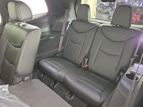 Used 2024 Cadillac XT6 Luxury w/ LPO, Floor Liner Package AWD/4WD image 11