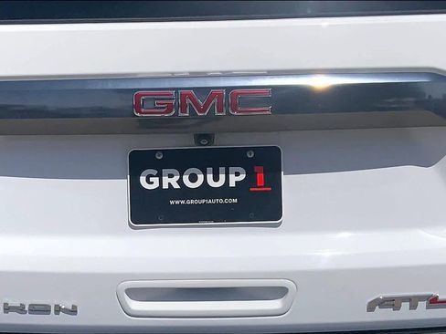 Used 2024 GMC Yukon XL AT4 w/ AT4 Premium Package AWD/4WD image 31