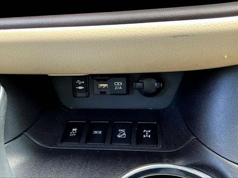 Used 2019 Toyota Highlander Limited Platinum AWD/4WD image 18