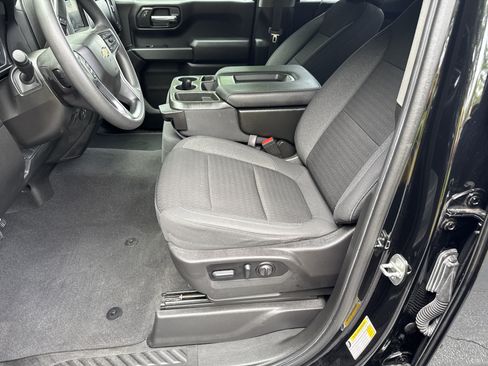 Certified 2022 Chevrolet Silverado 1500 Custom w/ Safety Confidence Package AWD/4WD image 9