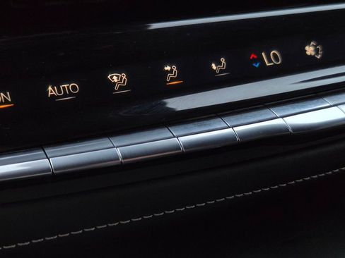 Used 2024 Cadillac Escalade ESV Sport Platinum image 23