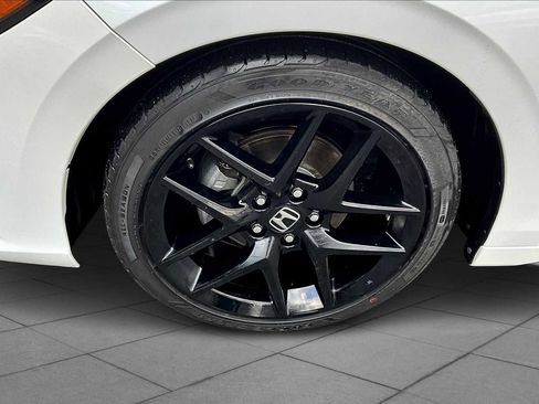 Used 2023 Honda Civic Sport image 10