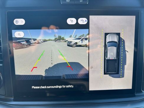 New 2026 Ford F250 Lariat w/ Black Appearance Package image 31