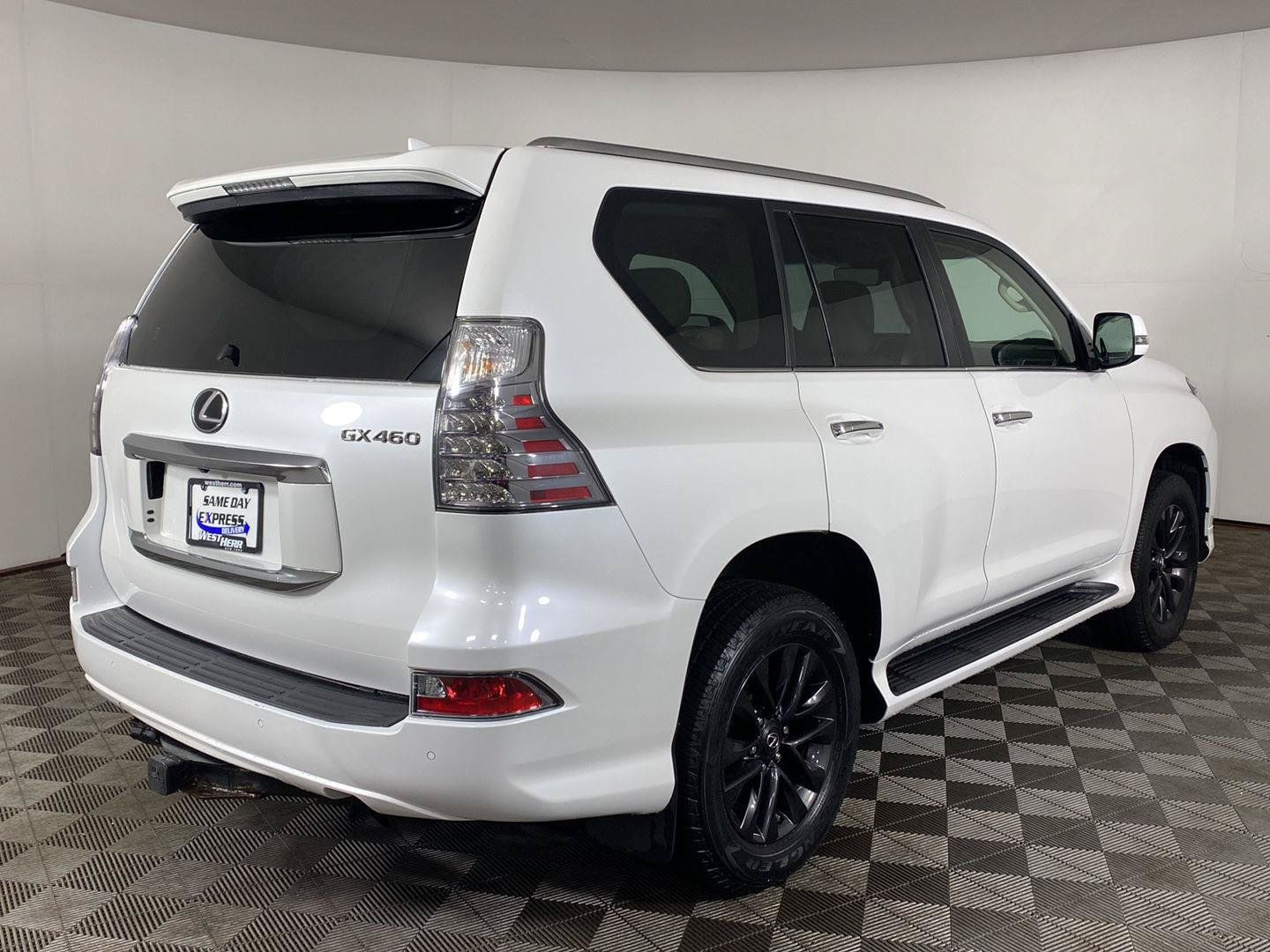 Used 2020 Lexus GX 460 Premium w/ Premium Package AWD/4WD image 3