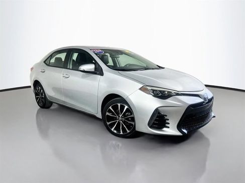 Used 2017 Toyota Corolla SE FWD image 2