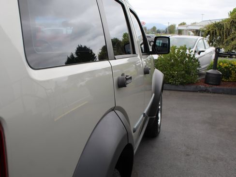 Used 2008 Dodge Nitro SXT AWD/4WD image 17