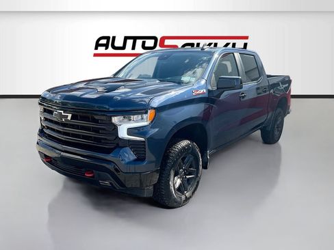 Used 2022 Chevrolet Silverado 1500 LT Trail Boss w/ Convenience Package II AWD/4WD image 3