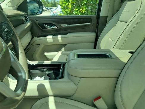 Used 2021 GMC Yukon Denali w/ Denali Premium Package RWD image 5