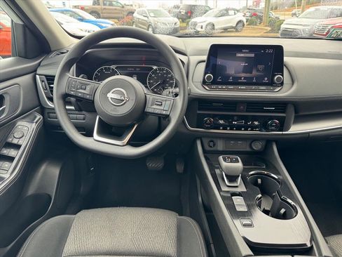 Used 2024 Nissan Rogue SV image 13