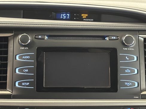 Used 2019 Toyota Highlander LE AWD/4WD image 22