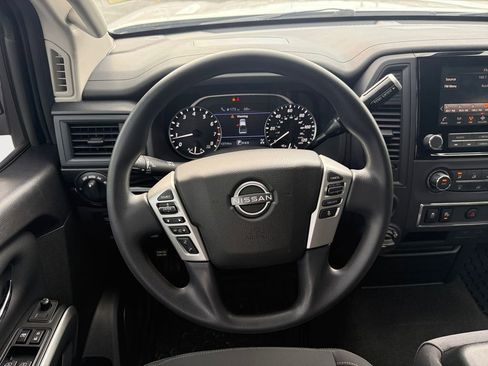 Used 2024 Nissan Titan SV AWD/4WD image 12
