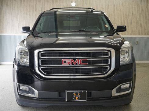 Used 2019 GMC Yukon XL SLT image 3