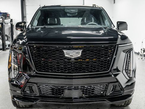 Used 2026 Cadillac Escalade V image 4