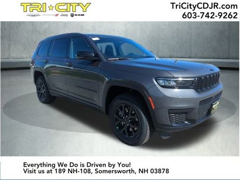 New 2025 Jeep Grand Cherokee L Laredo image 7