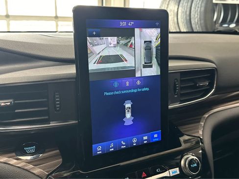 Certified 2023 Ford Explorer Limited w/ Limited Technology Package image 35