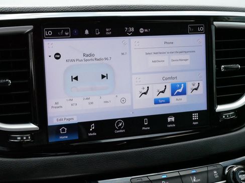Used 2023 Chrysler Pacifica Touring-L FWD image 22