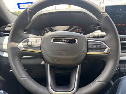 Used 2025 Jeep Compass Limited AWD/4WD image 29