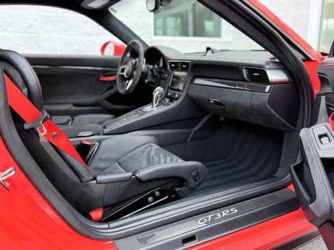 Used 2016 Porsche 911 GT3 RS image 32