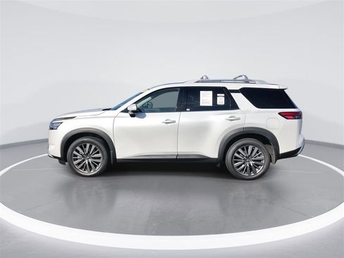 Used 2025 Nissan Pathfinder SL w/ SL Premium Package image 5