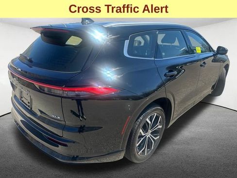 Used 2025 Toyota Crown Signia AWD/4WD image 10