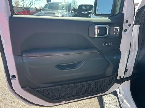 New 2026 Jeep Wrangler Sahara AWD/4WD image 15
