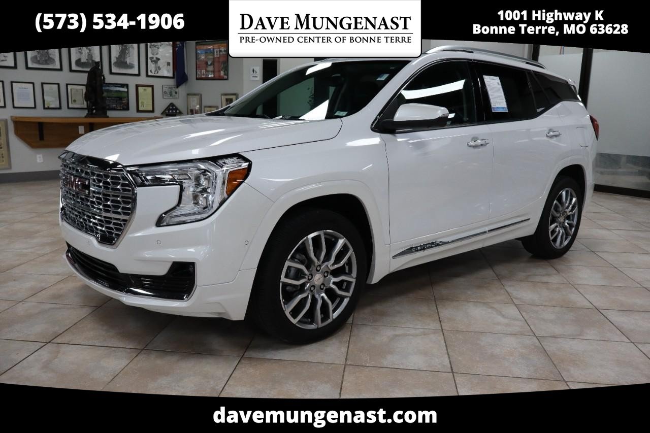 Used 2024 GMC Terrain Denali w/ Denali Premium Package AWD/4WD image 1