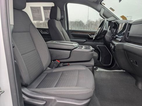 Used 2024 Chevrolet Silverado 2500 LT image 27