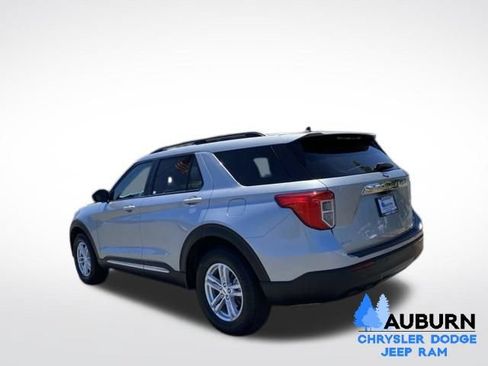 Used 2022 Ford Explorer XLT AWD/4WD image 5