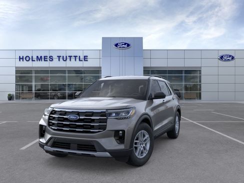 New 2026 Ford Explorer Active w/ Active Comfort Package RWD image 2