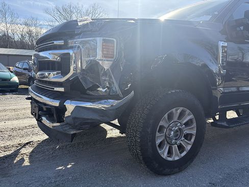 Used 2021 Ford F250 XLT image 2