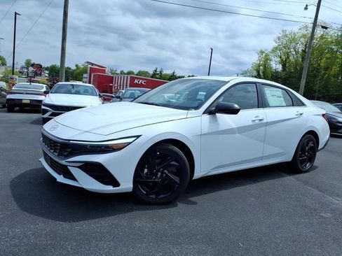 New 2026 Hyundai Elantra SEL Sport Premium FWD image 2