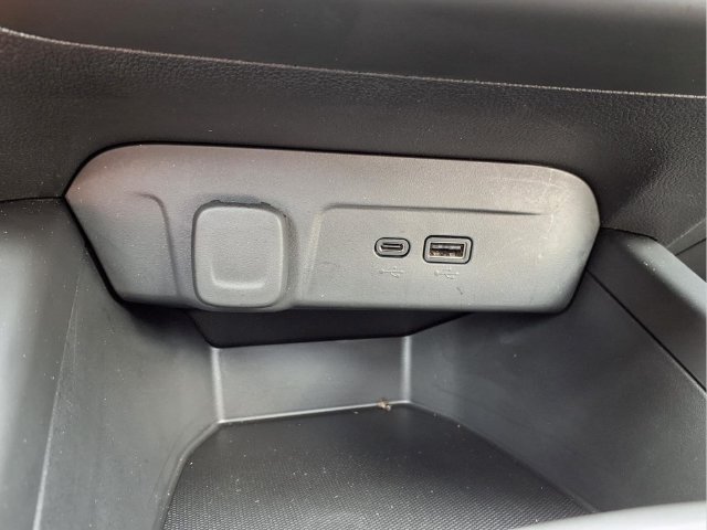 Certified 2024 Chevrolet Trax RS w/ Sunroof Package FWD image 7