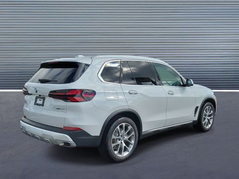 Certified 2026 BMW X5 sDrive40i image 3