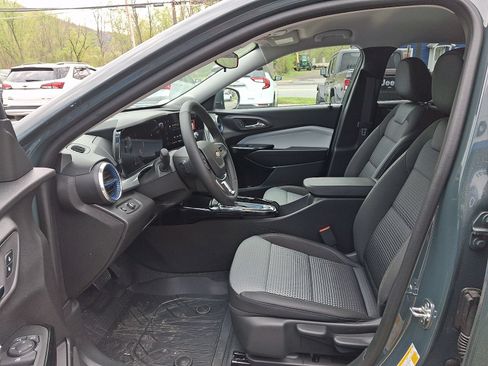 New 2026 Chevrolet Trax LT w/ Driver Confidence Package FWD image 13