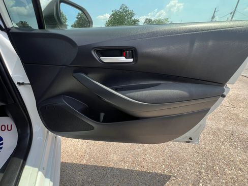 Used 2021 Toyota Corolla LE FWD image 24